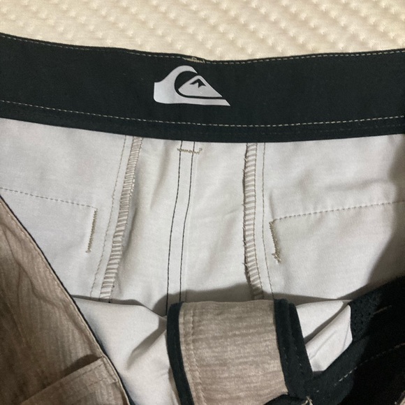 Quiksilver Amphibians mens shorts 36 - Picture 3 of 5